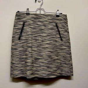 Loft size 4 black and white tweed skirt with zipper detail